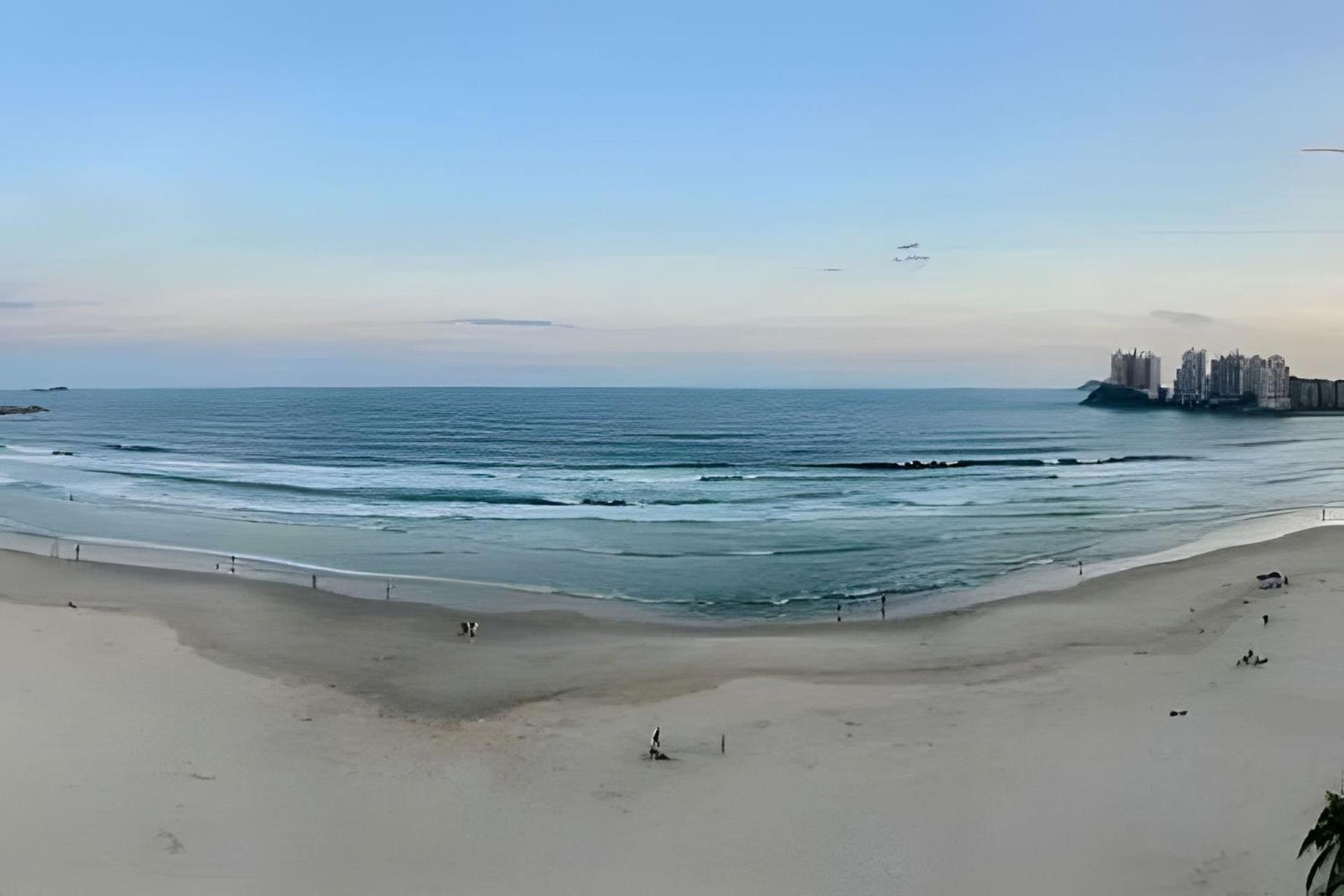 Sol, Mar E Relaxamento: Seu Refugio Beira-mar Guarujá