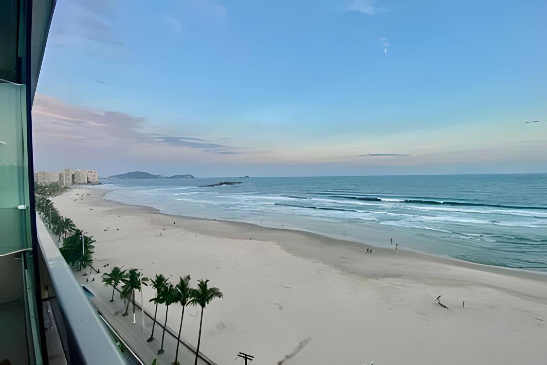 Sol, Mar E Relaxamento: Seu Refugio Beira-mar Guaruja